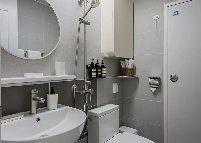 Station 3 Minutes On Foot, 2 Bedrooms, Charming House Apartamento *