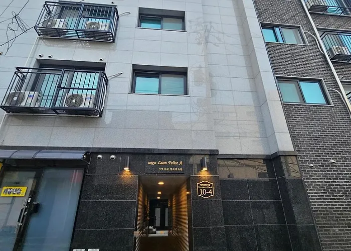 Station 3 Minutes On Foot, 2 Bedrooms, Charming House Apartamento Seúl